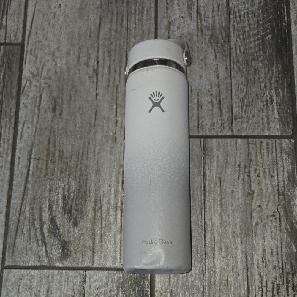 Hydro Flask Slim Insulated Bottle - White with Silver Accent 24 Oz.
